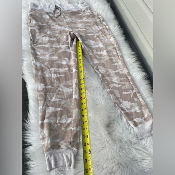 Athleta - Balance printed jogger - Size medium - tan camouflage - Picture 11 of 14